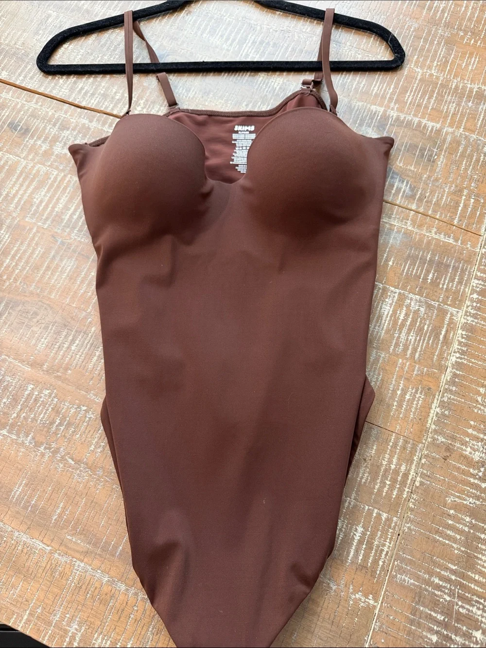 SKIMS Brown Seamless Molded-Cup Bodysuit with Adjustable Straps - Picture 4 of 4